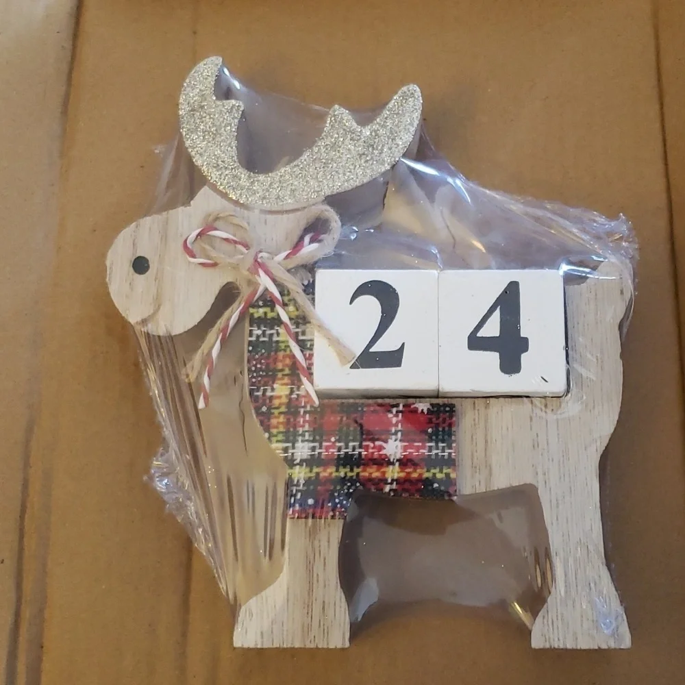 Oyaton Christmas Photo Frame and Reindeer Advent Calendar 2 Piece Set